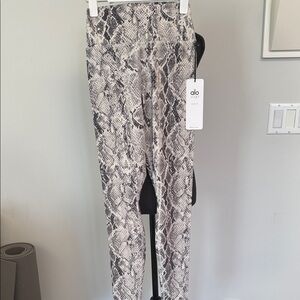 ALO Yoga Monochrome Snake Print Leggings
